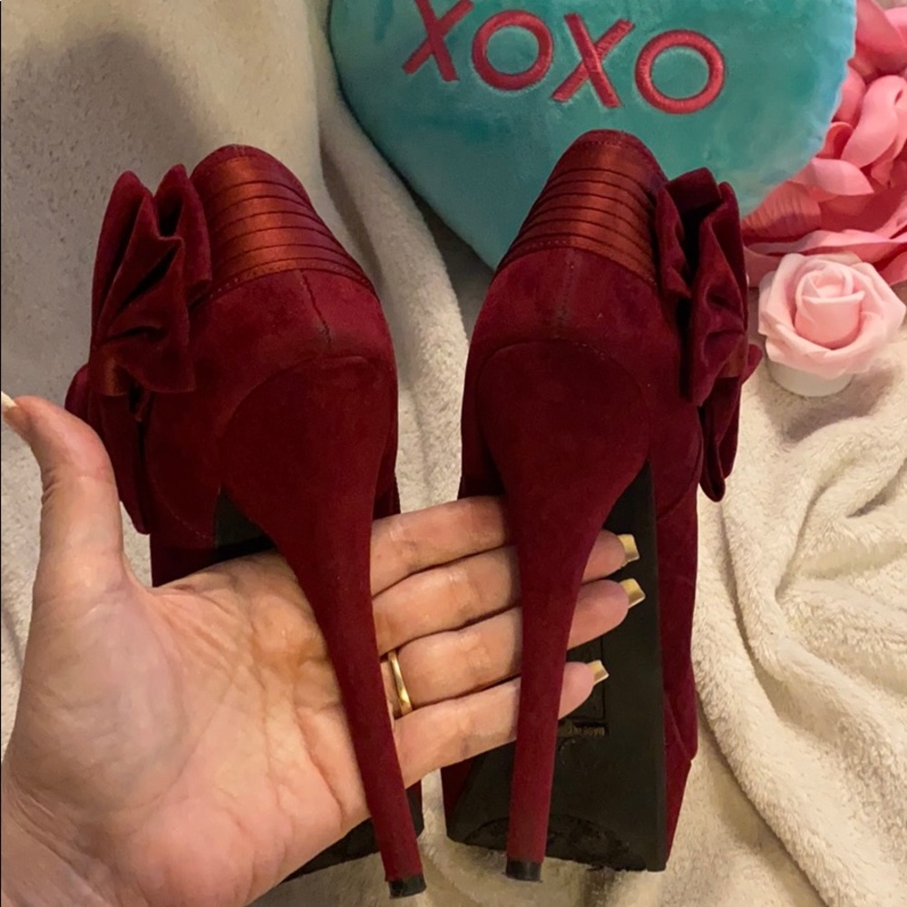 Sold to autumnallen562 Bamboo red velvet booties - Picture 4 of 11